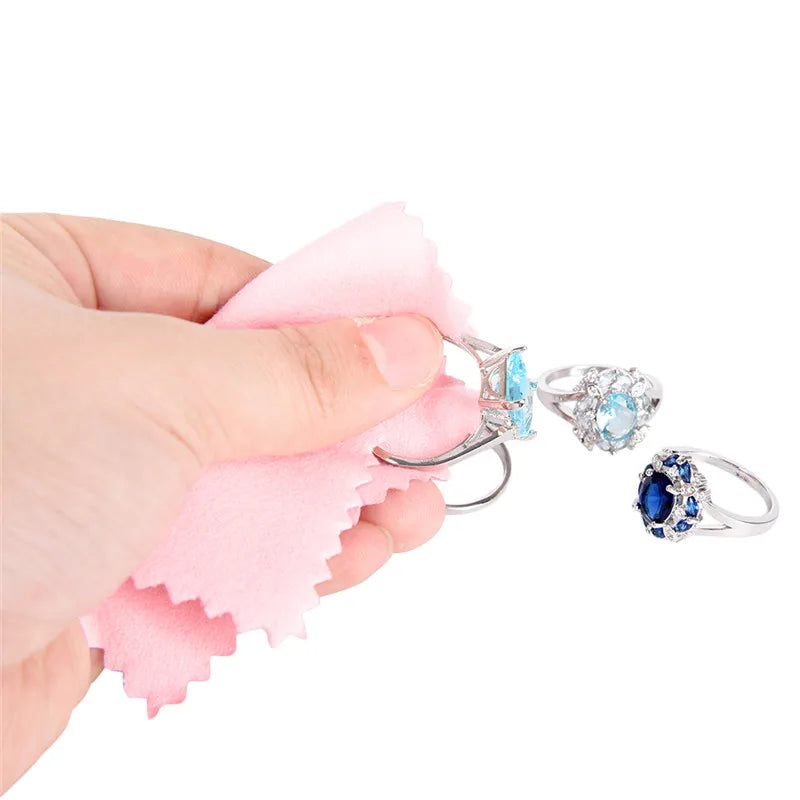 50-Piece Jewelry Polishing Cloths – Anti-Tarnish Cleaning for a Lasting Shine –